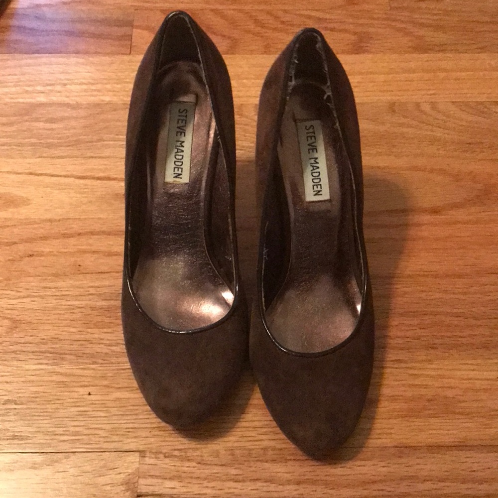 Brown suede Steve Madden heels